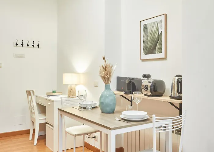 Easylife - Accogliente Monolocale Con Arredamento Minimal In Zona Stazione