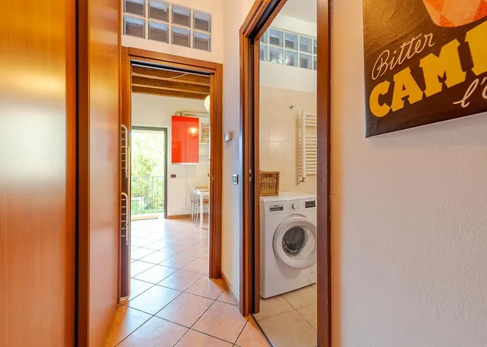 Guest Planet - Rosso - Navigli Area Milán