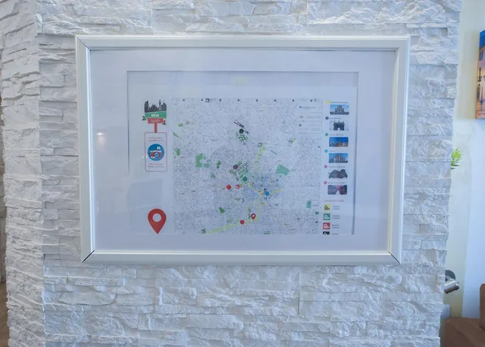 Amazing Attic Max 10 People With Parking & Wifi, Near To 3 Tram Lines And To The Metro - Well Connected To Airports And To The Train Station Apartmán