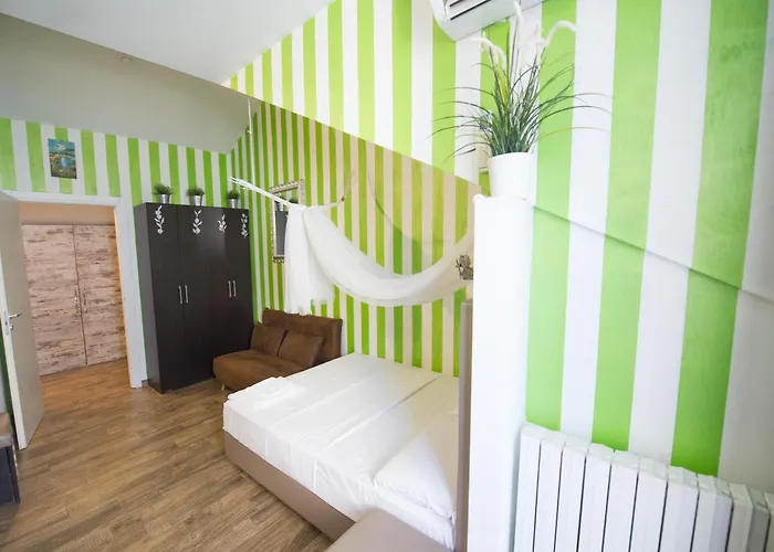 Amazing Attic Max 10 People With Parking & Wifi, Near To 3 Tram Lines And To The Metro - Well Connected To Airports And To The Train Station * Milan