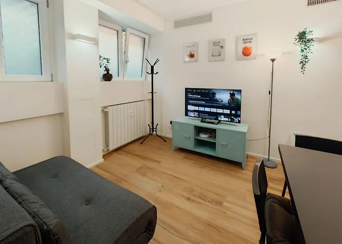 Apartman Carlo - 15 Min From Duomo Milánó
