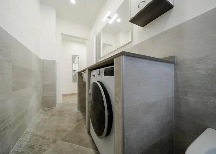 Daire Cenisio Close To Center