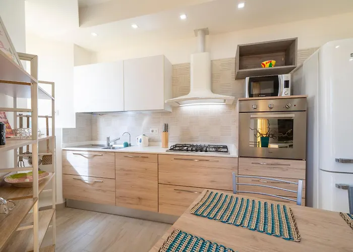 Cenisio Close To Center *