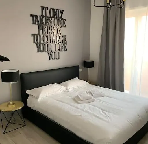 Trilocale Con Vista E Due Bagni Vicino Citylife Milano