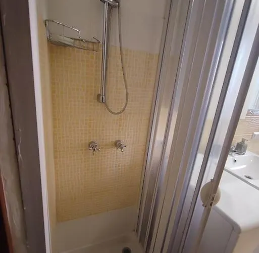 Esplora Comodamente E Poi Riposa Tranquillo Mediolan