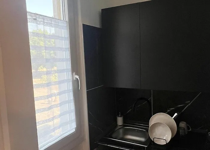 Moderno Ed Elegante Loft Con Balcone