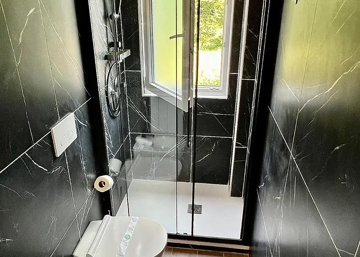 Moderno Ed Elegante Loft Con Balcone Milan