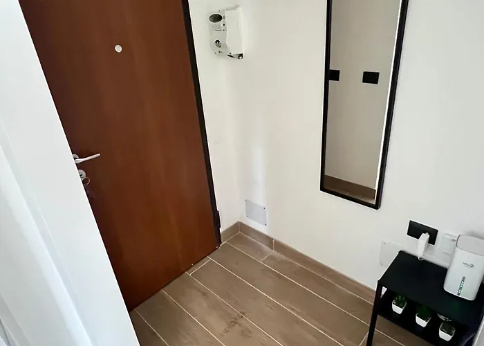 Moderno Ed Elegante Loft Con Balcone Apartment Milan