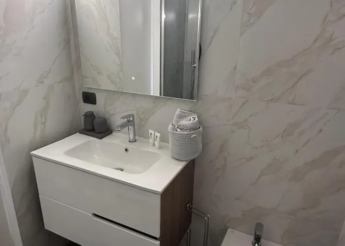 Bed & Breakfast Monolocale Ovidio 4*