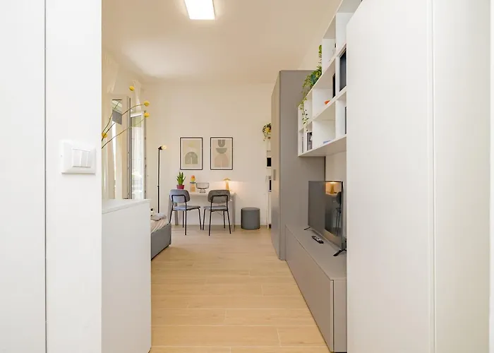 Comfy & Chic Near Universita Iulm & Famagosta-ideal For Work