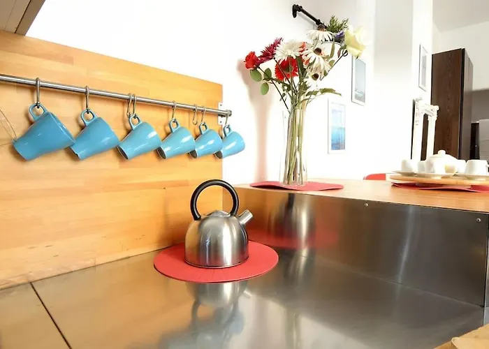 شقة Argento, Bright Flat In The Center, 7 Guests, Parking & Wifi, Near To 3 Tram Lines And The Metro - Well Connected To Airports And To The Train Station ميلان