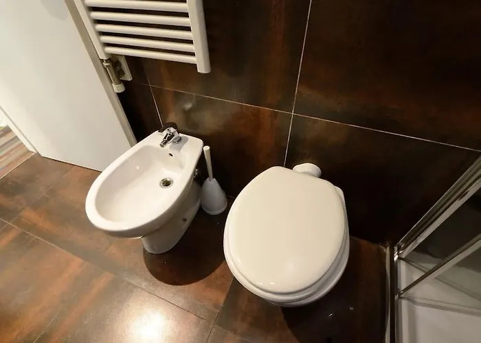 Argento, Bright Flat In The Center, 7 Guests, Parking & Wifi, Near To 3 Tram Lines And The Metro - Well Connected To Airports And To The Train Station דירה מילאנו