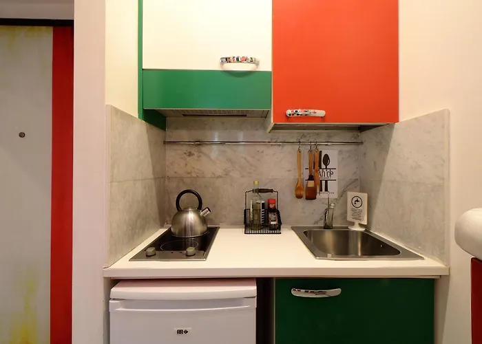 Bellissimo Mini A Tema Bandiera Italiana, Potente Wi-fi, 3 Linee Metropolitane Dietro Casa, Collegato Direttamente Con Aeroporto Di Malpensa E Rho Fiera