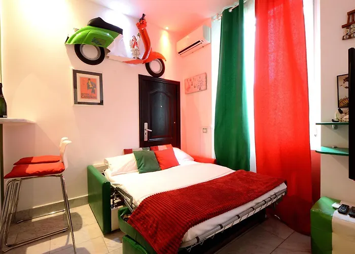 Bellissimo Mini A Tema Bandiera Italiana, Potente Wi-fi, 3 Linee Metropolitane Dietro Casa, Collegato Direttamente Con Aeroporto Di Malpensa E Rho Fiera *