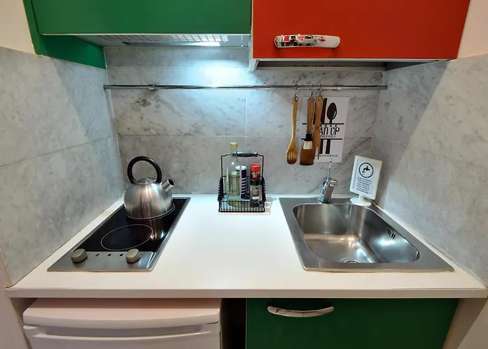 Apartment Bellissimo Mini A Tema Bandiera Italiana, Potente Wi-fi, 3 Linee Metropolitane Dietro Casa, Collegato Direttamente Con Aeroporto Di Malpensa E Rho Fiera Mailand