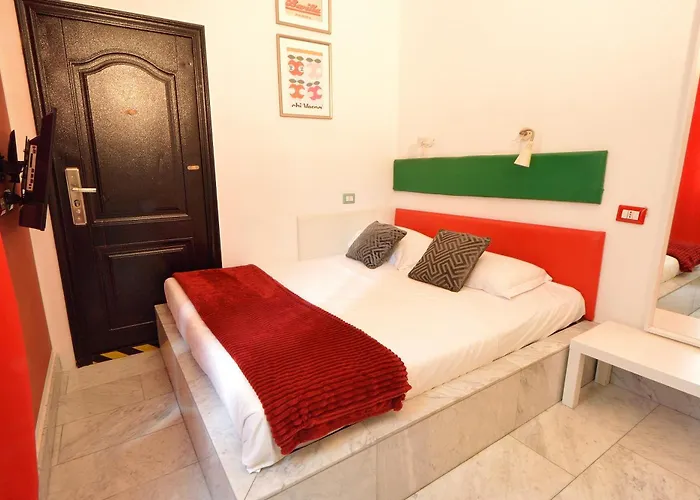 Apartment Bellissimo Mini A Tema Bandiera Italiana, Potente Wi-fi, 3 Linee Metropolitane Dietro Casa, Collegato Direttamente Con Aeroporto Di Malpensa E Rho Fiera