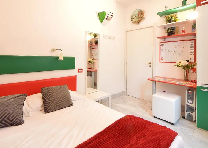 Bellissimo Mini A Tema Bandiera Italiana, Potente Wi-fi, 3 Linee Metropolitane Dietro Casa, Collegato Direttamente Con Aeroporto Di Malpensa E Rho Fiera Apartmán