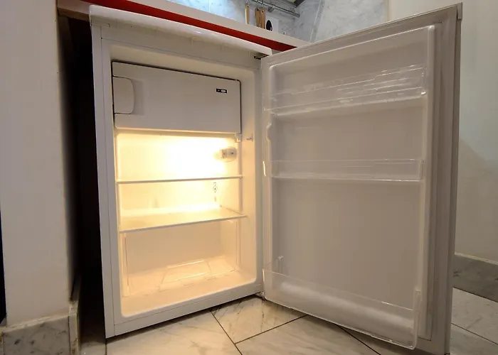 Apartmán Bellissimo Mini A Tema Bandiera Italiana, Potente Wi-fi, 3 Linee Metropolitane Dietro Casa, Collegato Direttamente Con Aeroporto Di Malpensa E Rho Fiera *