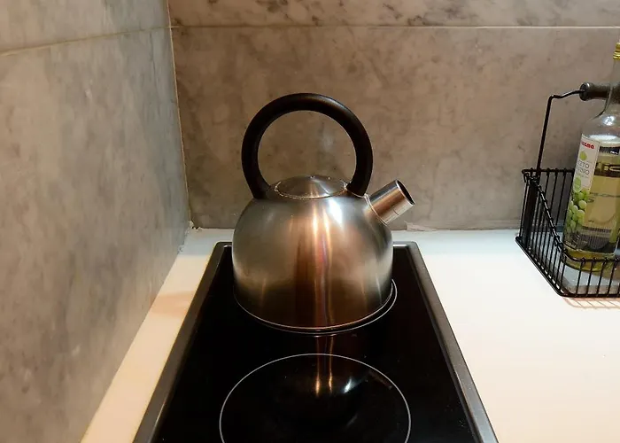 Bellissimo Mini A Tema Bandiera Italiana, Potente Wi-fi, 3 Linee Metropolitane Dietro Casa, Collegato Direttamente Con Aeroporto Di Malpensa E Rho Fiera Apartment Mailand