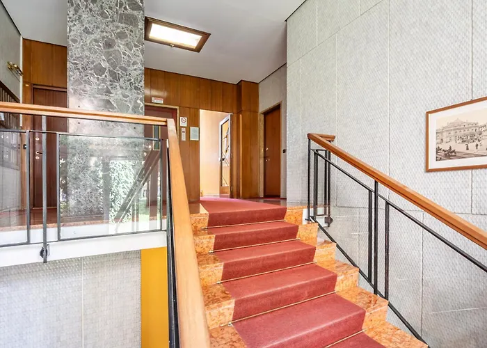 Guesthost - Forlanini M4 Modern With Balconies *