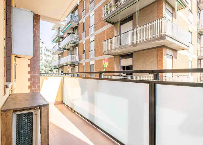 Guesthost - Forlanini M4 Modern With Balconies