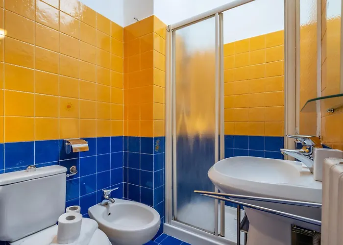 Bright Garibaldi & Moscova Apartment *