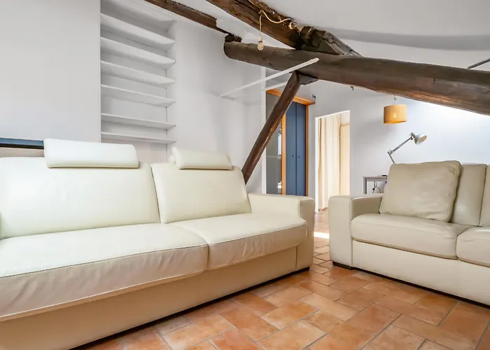 Bright Garibaldi & Moscova Mailand