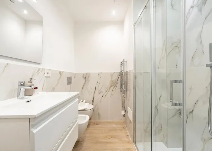 Guesthost - Charming 230m From Isola M5