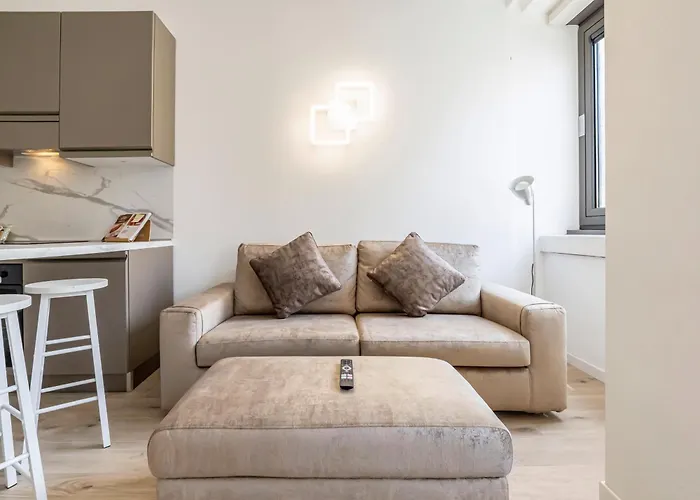 Lejlighed Guesthost - Charming 230m From Isola M5 *