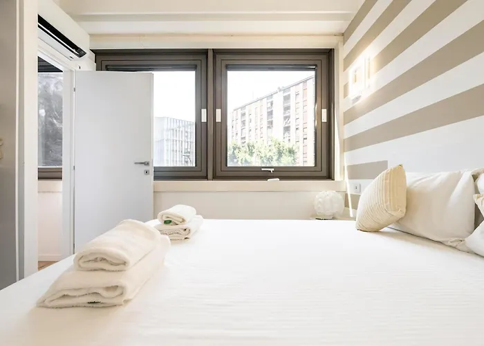 Guesthost - Charming 230m From Isola M5 *