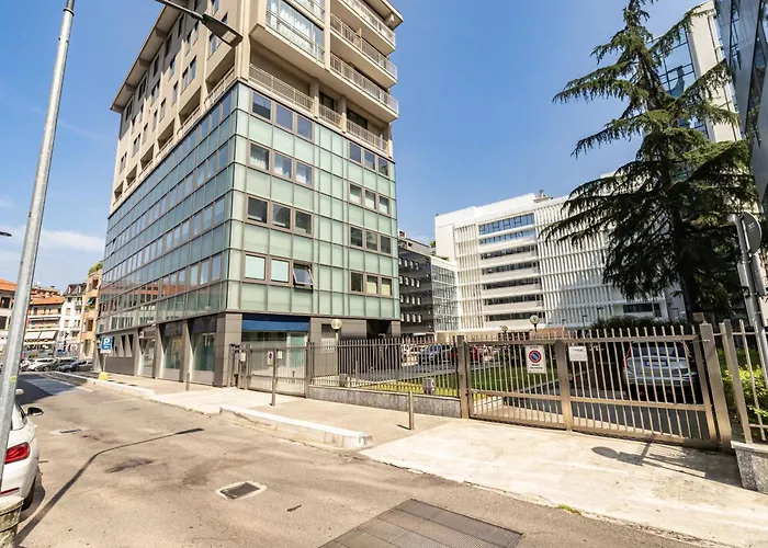 Guesthost - Charming 230m From Isola M5 *