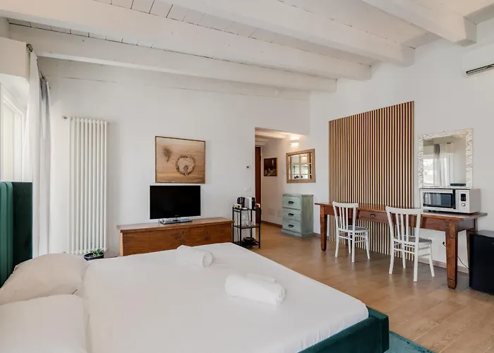 Guesthost - Porto Di Mare Bilo & Mono Milão