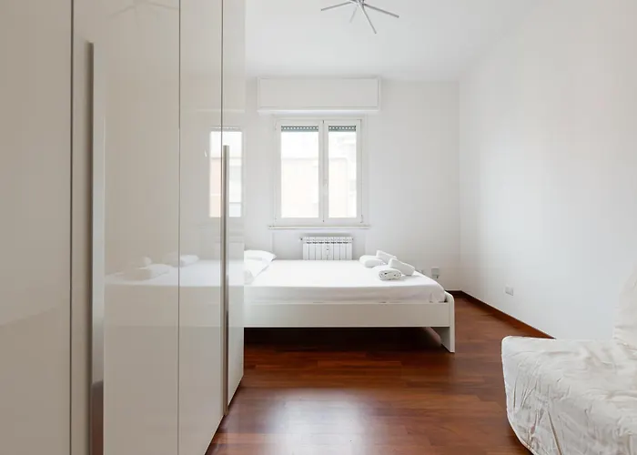 Guesthost - Lorenteggio Gelsomini Cozy アパート