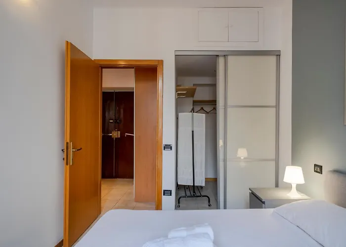 Easylife - - Crema 15 - Porta Romana אורחן