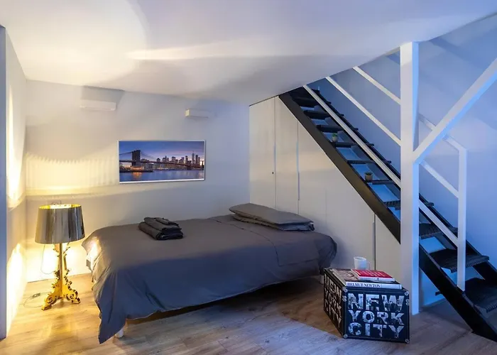 Apartmán Walk To Duomo, Loft Near Metro, M4 Linate 2min Walk