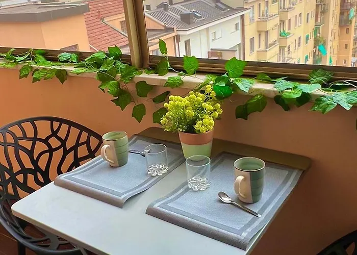 Gambara Urban Flat - Stylish And Next To Metro *