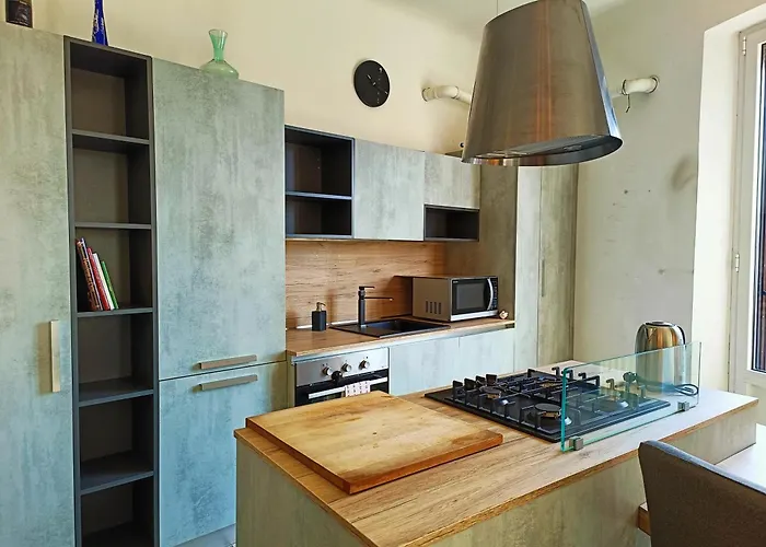 Апартаменты Yr - Isola