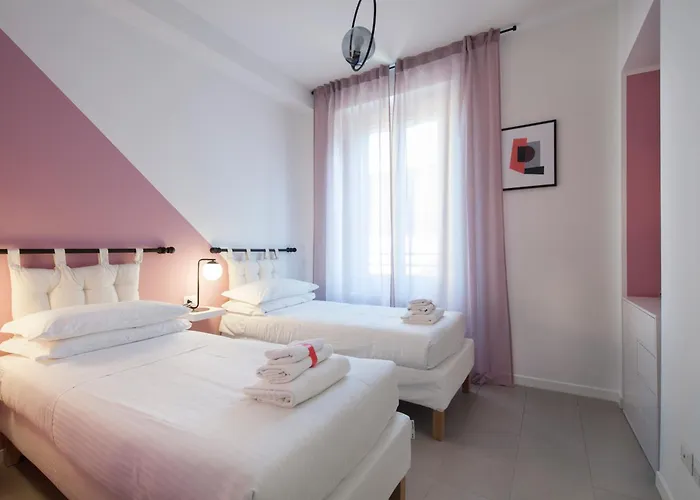 Santa Maria Square View - Family *