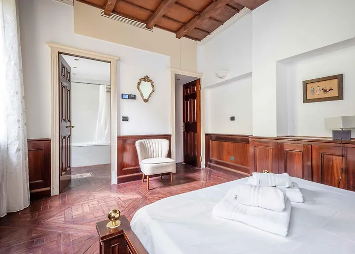 Exclusive 4 Bedrooms Near Duomo Apartmán Milán
