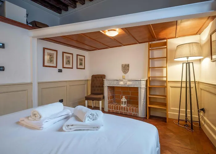 Exclusive 4 Bedrooms Near Duomo Milán