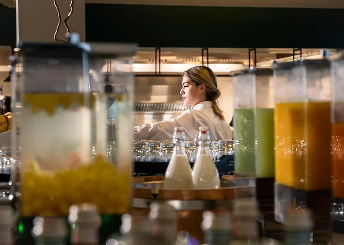 Atahotel Quark فندق