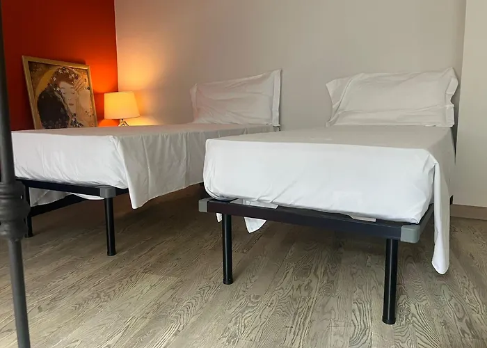 Heart Centre Navigli 3 Levels * Милан