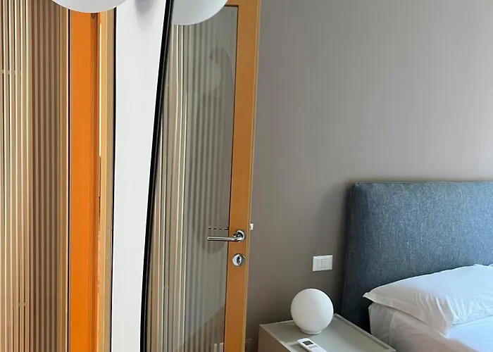 Vercelli Elegance Between Citylife And Duomo - Milan-cortina 2026 Olympics - Design Week 2026 * מילאנו