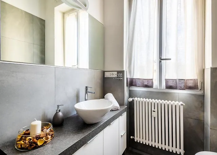 Exclusive 3 Bedrooms Near Duomo Apartamento Milán