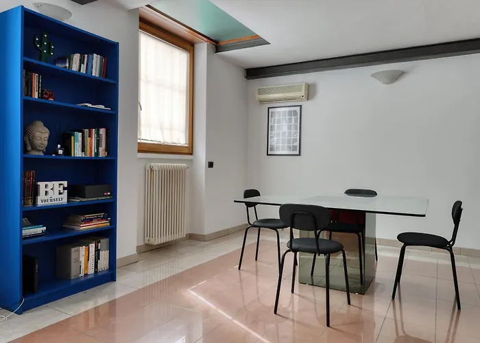 Luigi Bocconi 6 Pax
