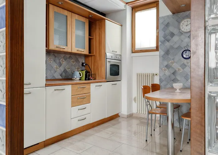 Appartement Luigi Bocconi 6 Pax