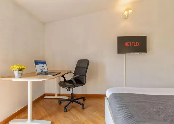 Unique & Strategic Flat, 50m From M4 Station Apartmán Milán