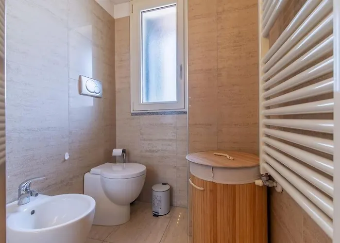 Unique & Strategic Flat, 50m From M4 Station Apartmán