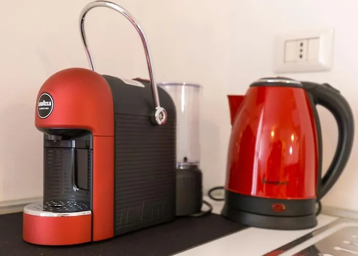 Unique & Strategic Flat, 50m From M4 Station *