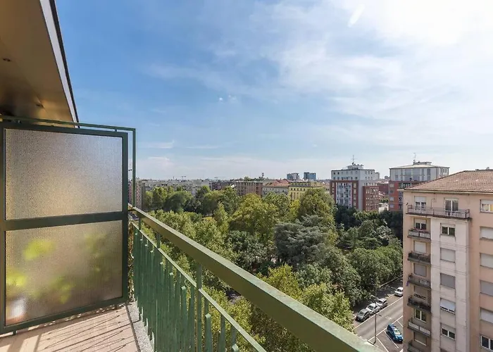 Unique & Strategic Flat, 50m From M4 Station Apartmán